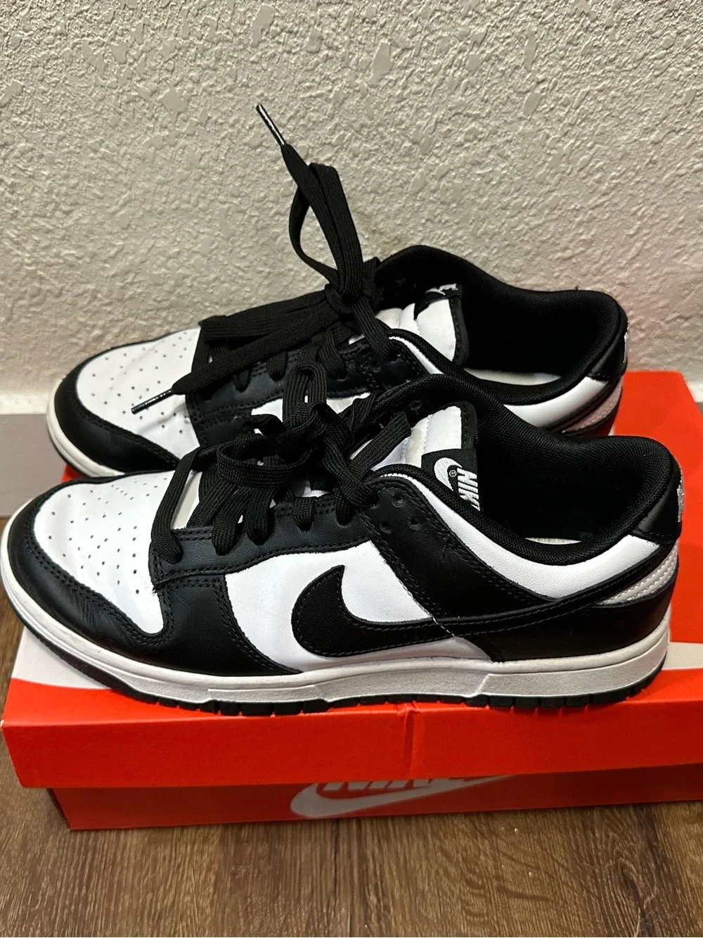Nike Dunk Low Sneakers